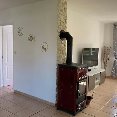 Maison De Camp. Plain-pied Avec Jardin, 2 Chambres, Terrasse Couverte, Proche Gerardmer Et Saint-die - Fr-1-589-386 בית נופש