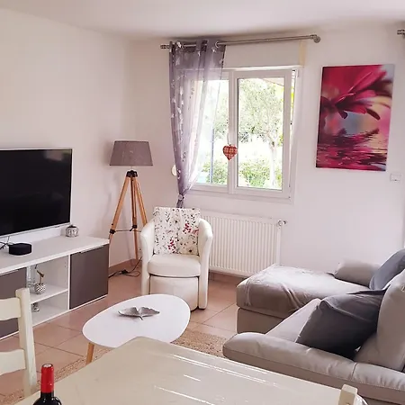 Maison De Camp. Plain-pied Avec Jardin, 2 Chambres, Terrasse Couverte, Proche Gerardmer Et Saint-die - Fr-1-589-386 *