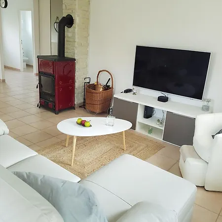 Maison De Camp. Plain-pied Avec Jardin, 2 Chambres, Terrasse Couverte, Proche Gerardmer Et Saint-die - Fr-1-589-386 * Saint-Léonard