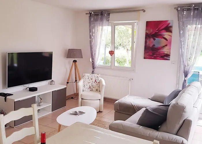 Maison De Camp. Plain-pied Avec Jardin, 2 Chambres, Terrasse Couverte, Proche Gerardmer Et Saint-die - Fr-1-589-386 *